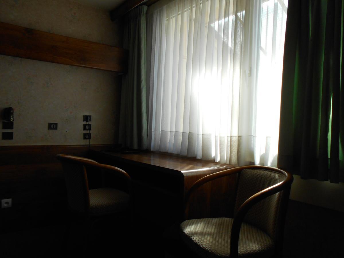 Hotel Du Jura Audincourt Esterno foto